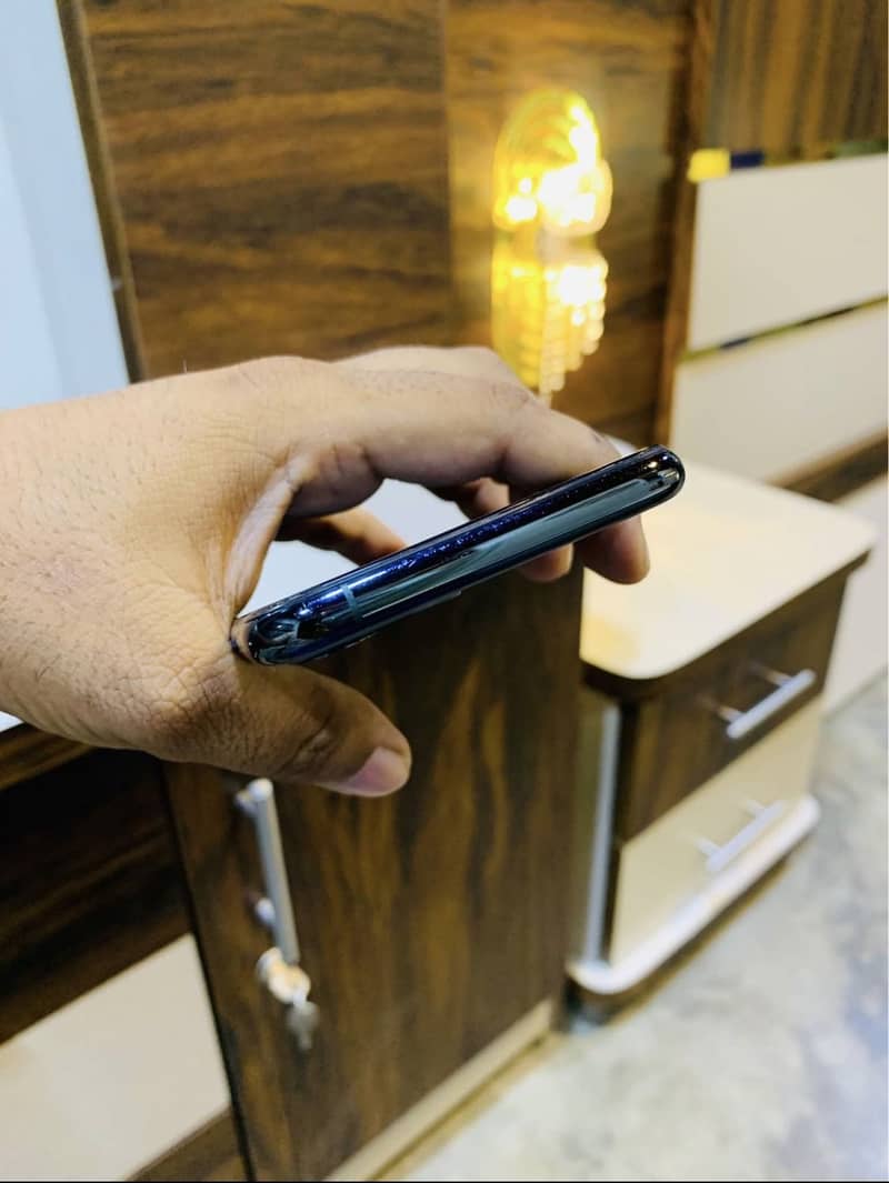 Apple iPhone 11 Pro 3