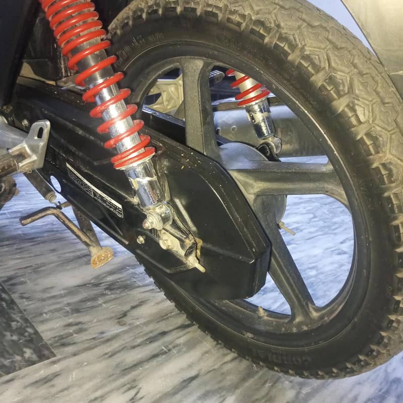 Honda CB150F 5