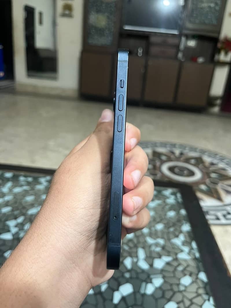 Apple iPhone 13 3