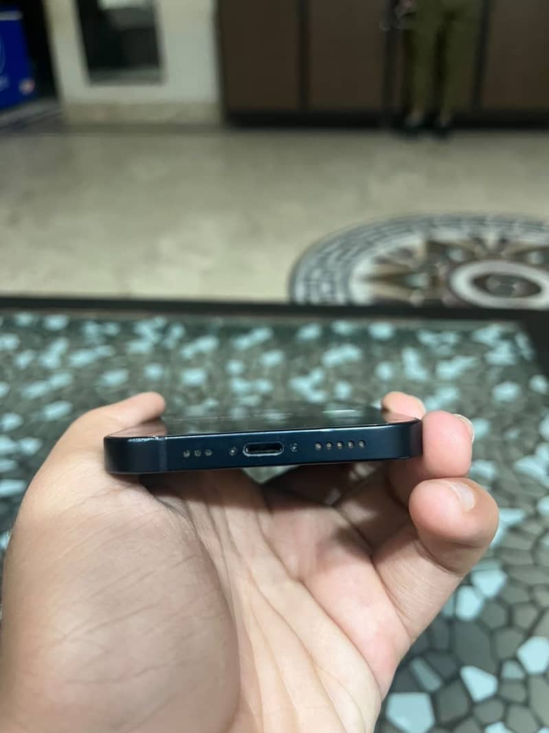 Apple iPhone 13 5
