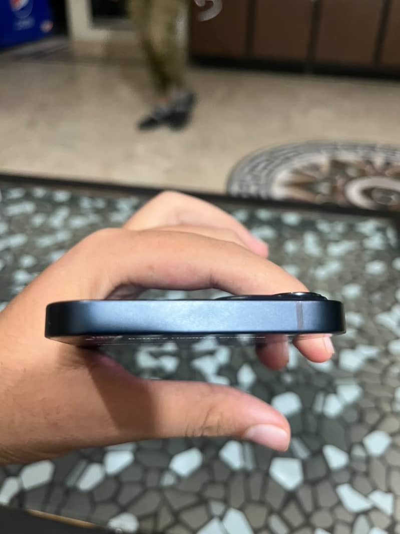 Apple iPhone 13 9