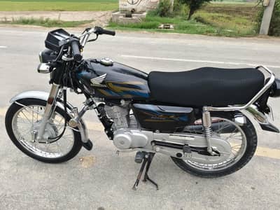 Honda CG 125 Black – New Condition – Excellent Bike