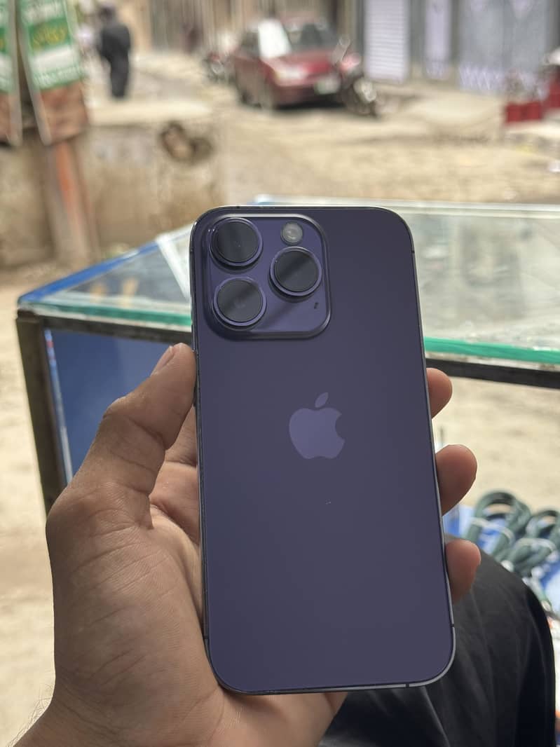 Apple iPhone 14 Pro 0
