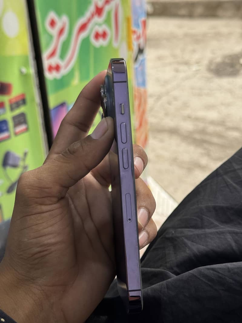 Apple iPhone 14 Pro 2