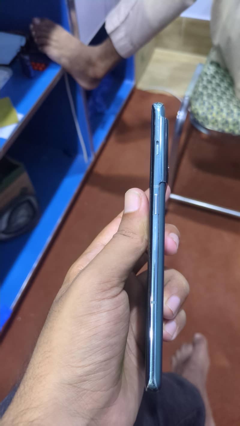 One Plus 10 Pro 1
