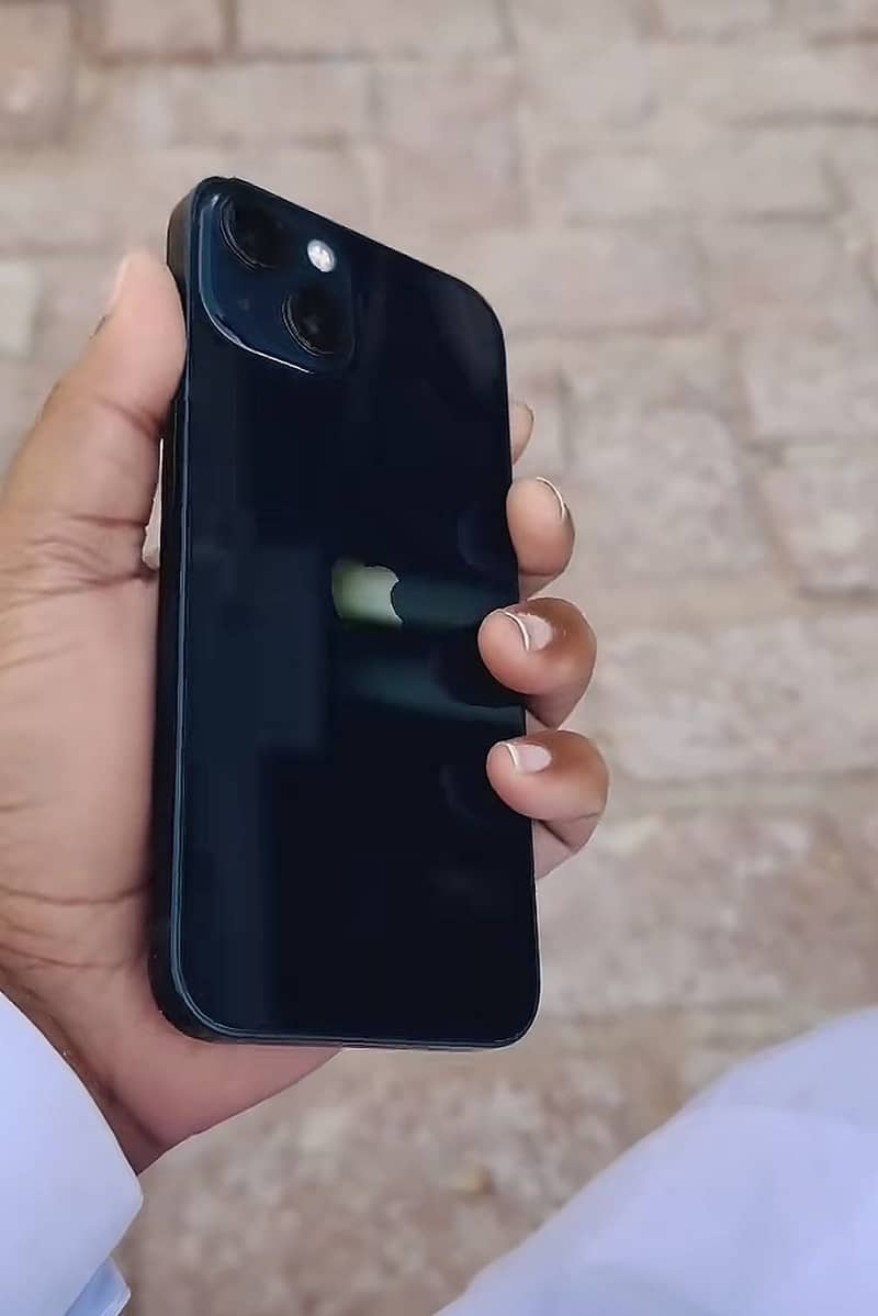 Apple iPhone 13 1