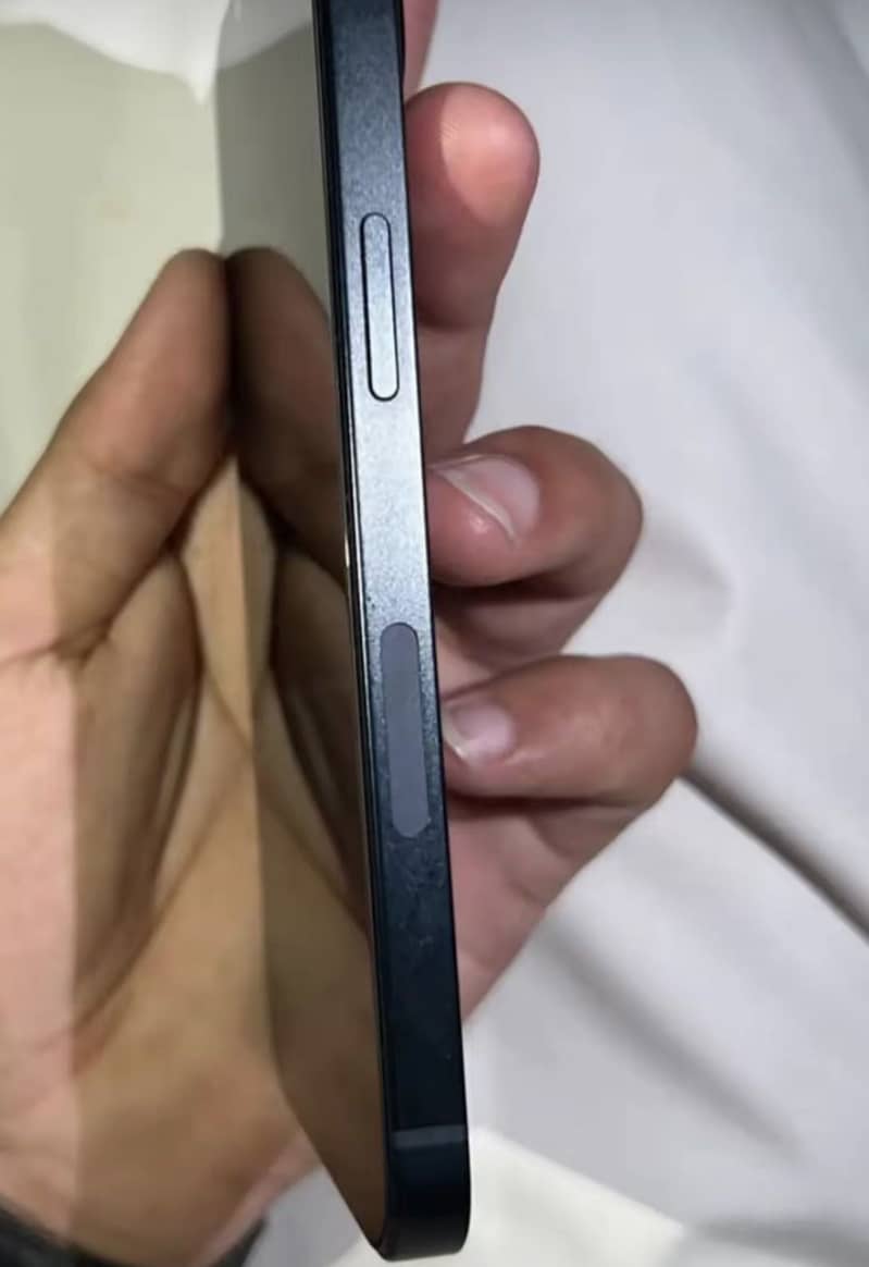 Apple iPhone 13 6