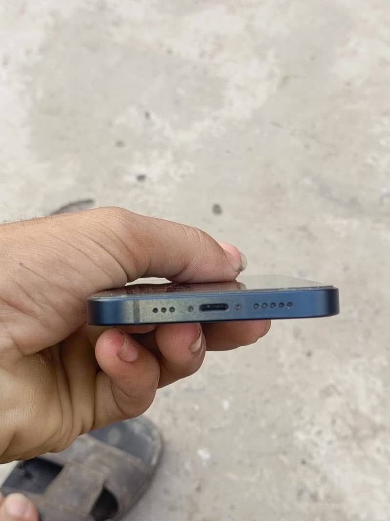 Apple iPhone 13 3
