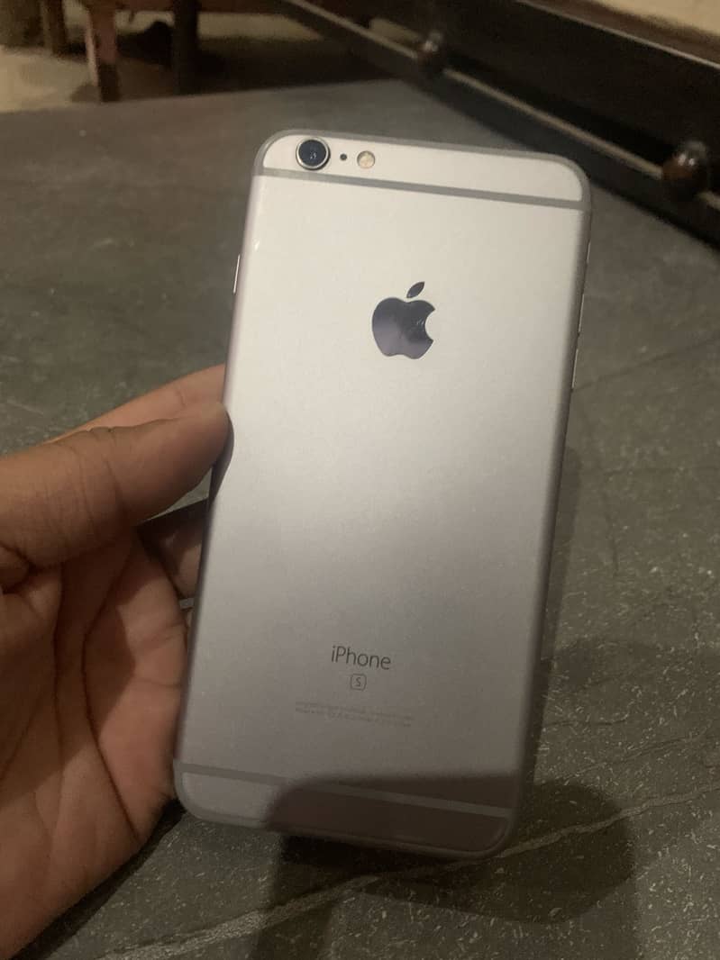 Apple iPhone 6S Plus 1