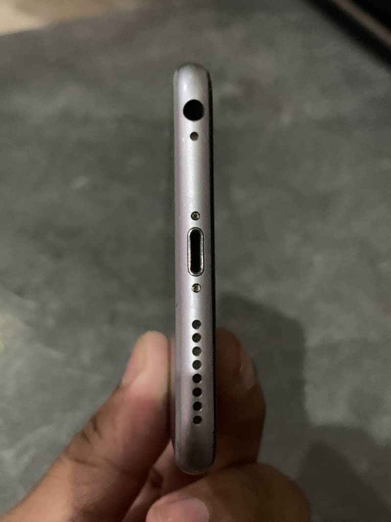 Apple iPhone 6S Plus 4