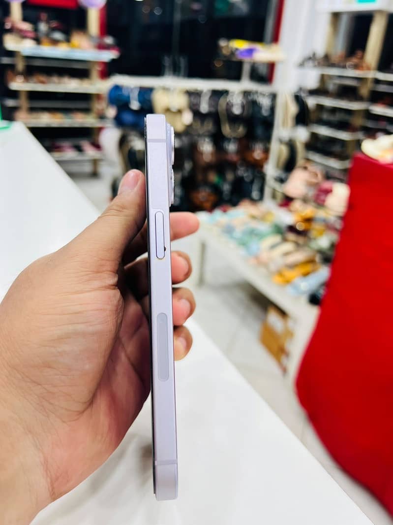 Apple iPhone 14 3
