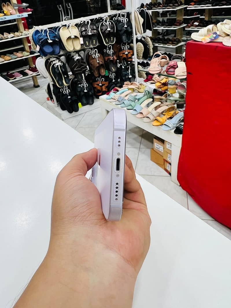 Apple iPhone 14 4