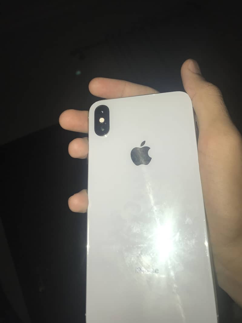 Apple iPhone XS Max 0