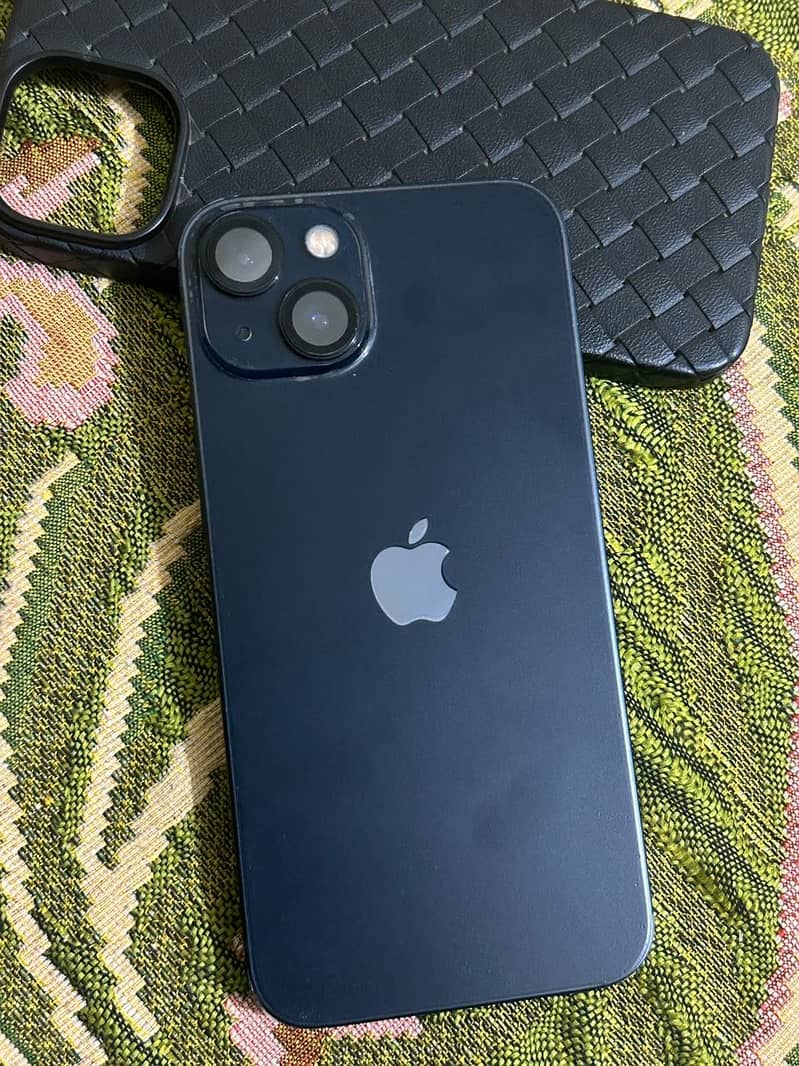 Apple iPhone 13 jv 1