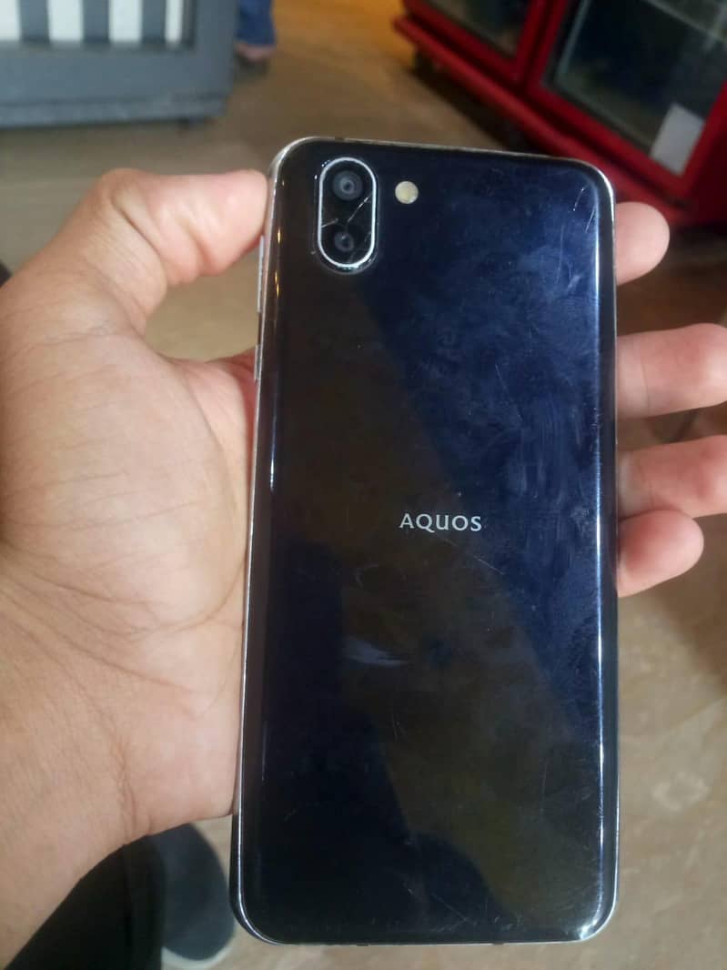 Sharp Aquos R2 0