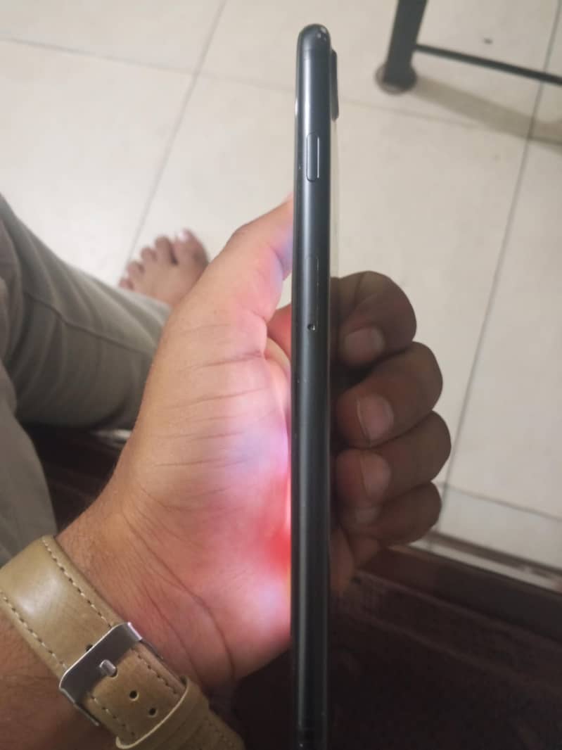 Apple iPhone 7 Plus 2