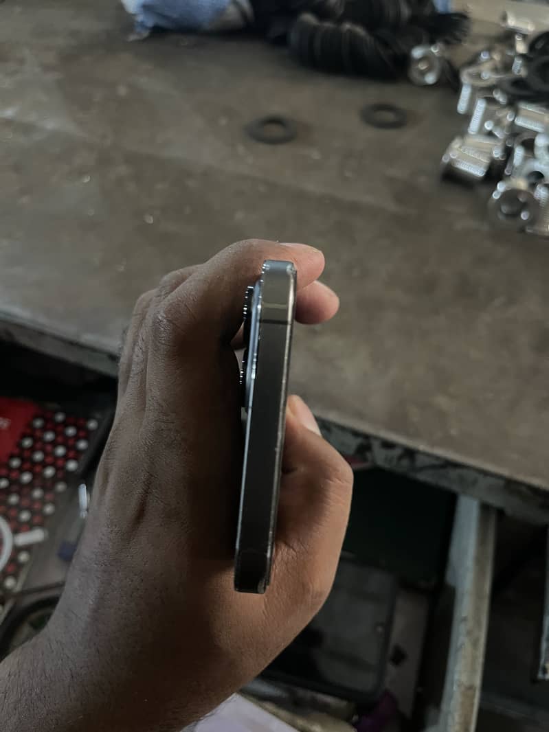 Apple iPhone 12 Pro Max 2