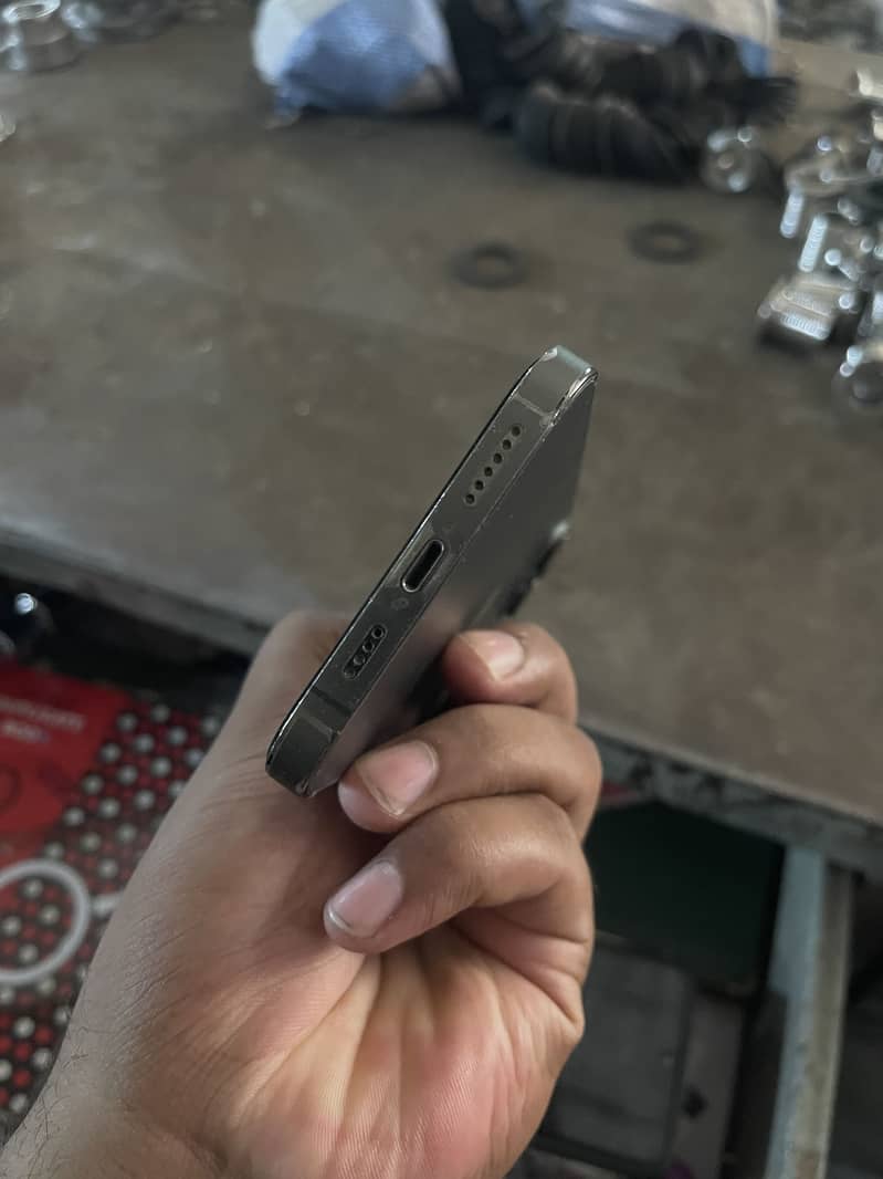 Apple iPhone 12 Pro Max 4