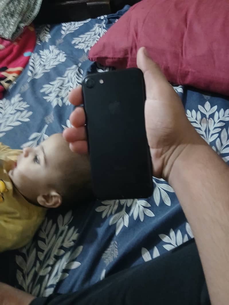 Apple iPhone 7 4