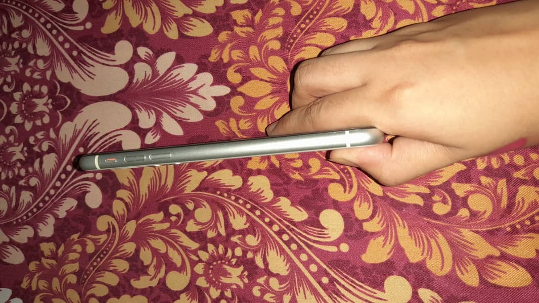 Apple iPhone 11 4