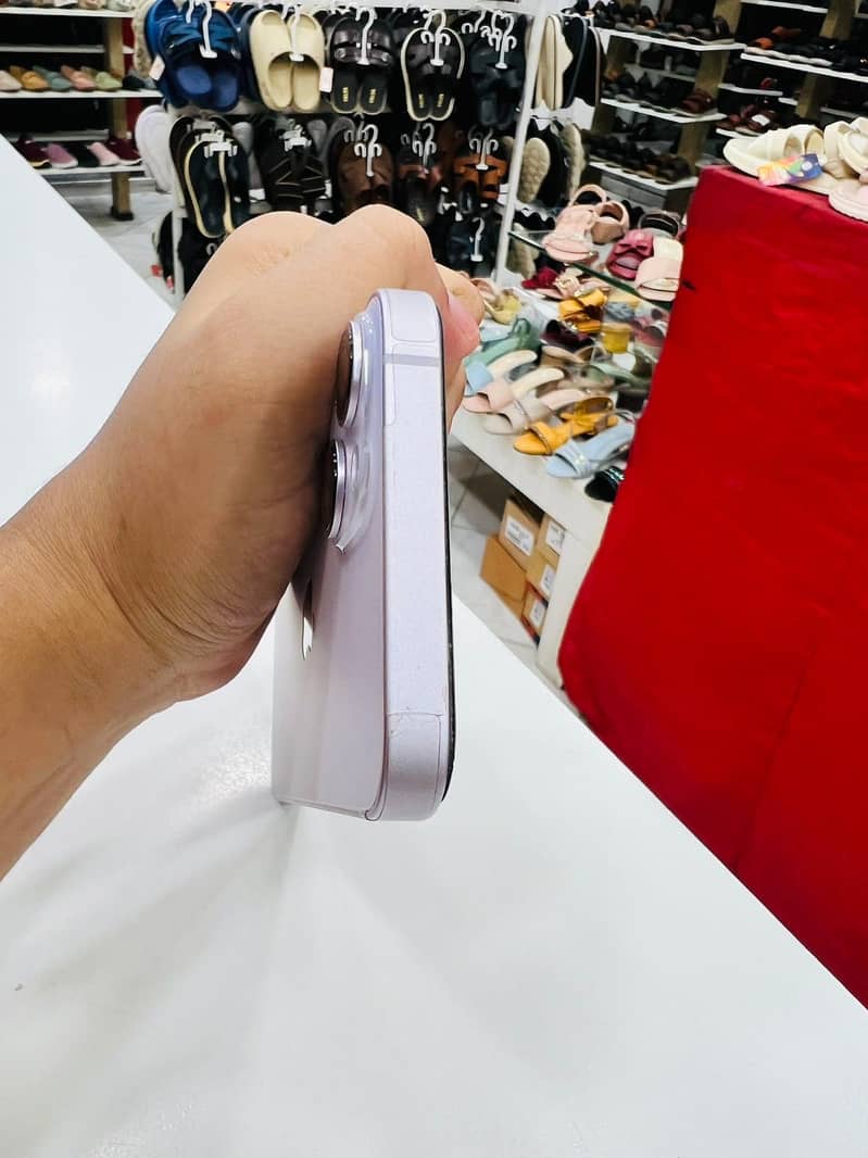 Apple iPhone 14 3