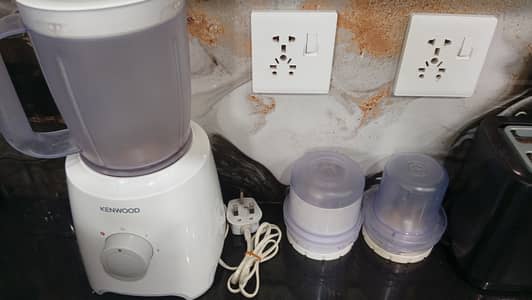 Juicer and blender 3 in 1