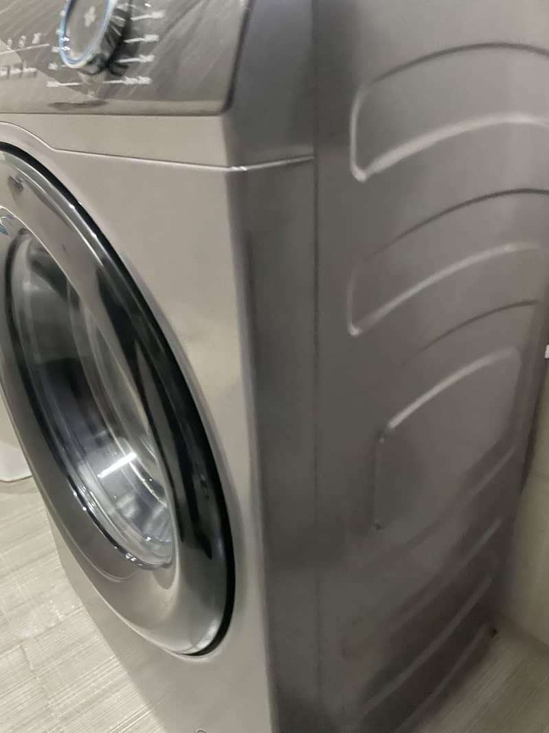Fully automatic front loaded washing machine 5