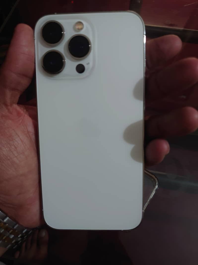 Apple iPhone 13 Pro 2