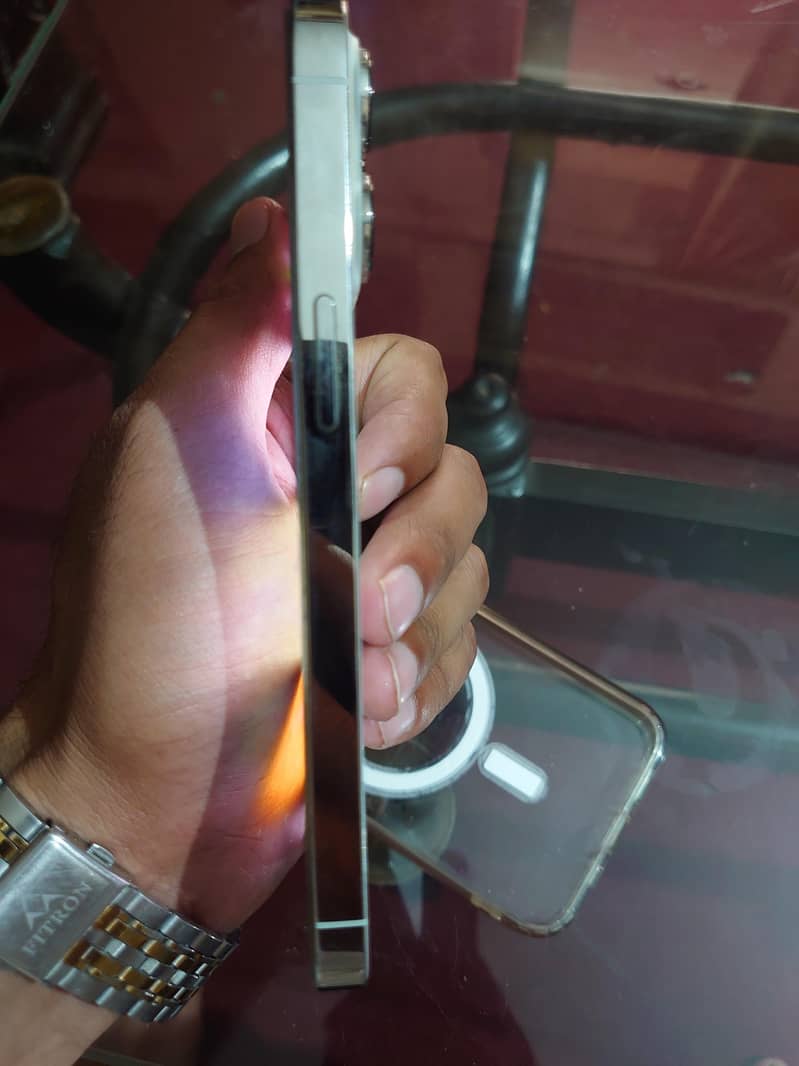 Apple iPhone 13 Pro 3