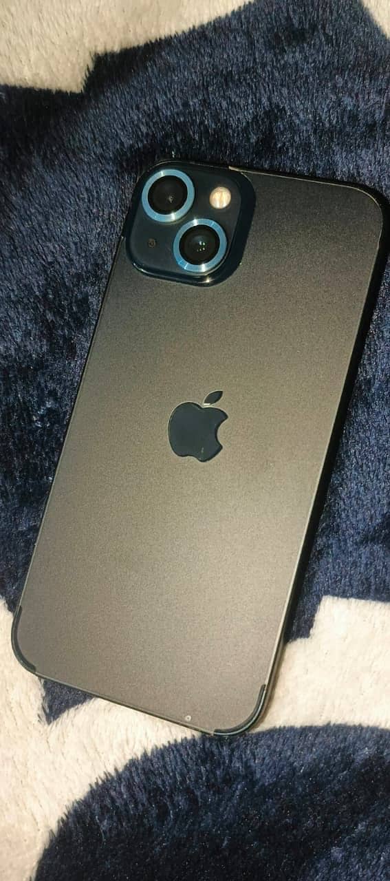 Apple iPhone 13 4