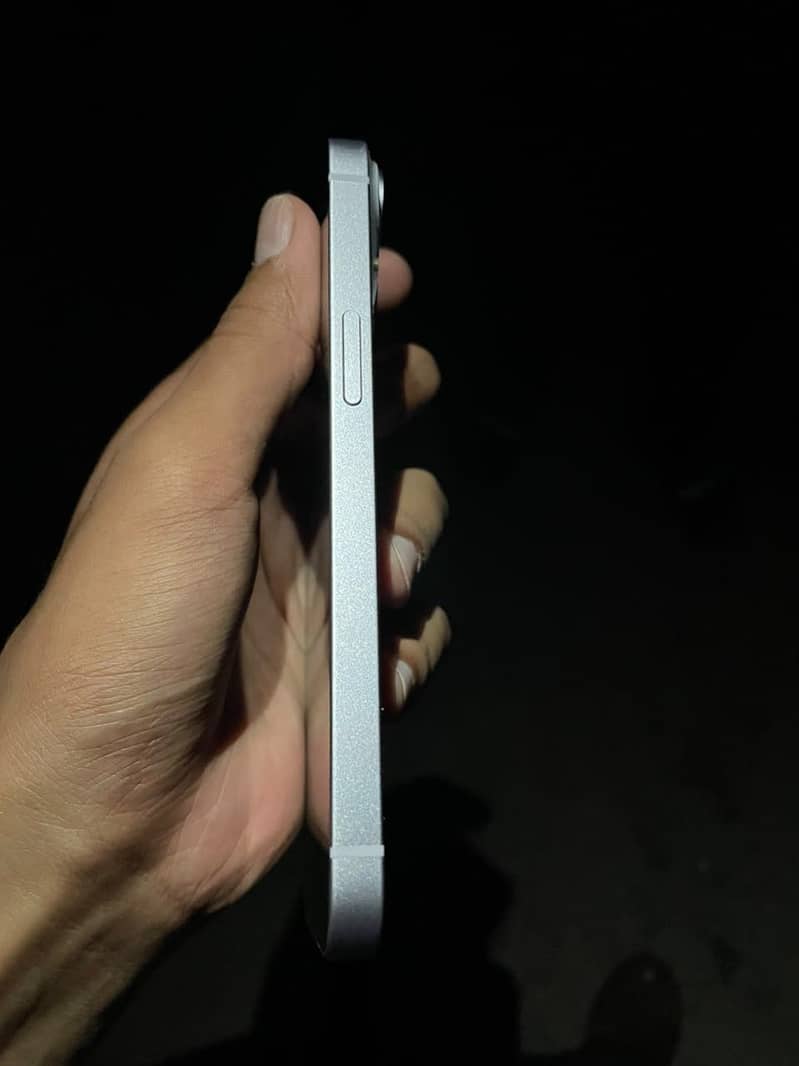 Apple iPhone 14 4
