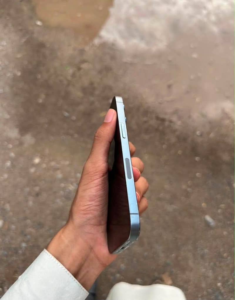 Apple iPhone 13 Pro 4