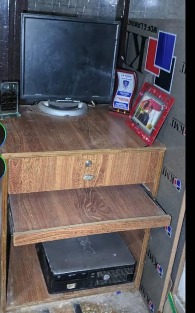 Computer Table for Sale. very good condition.
