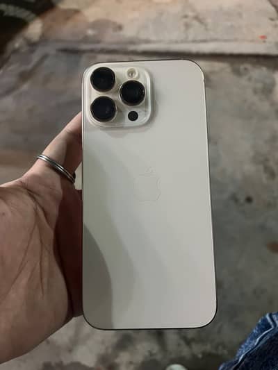 Apple iPhone 16 Pro Max