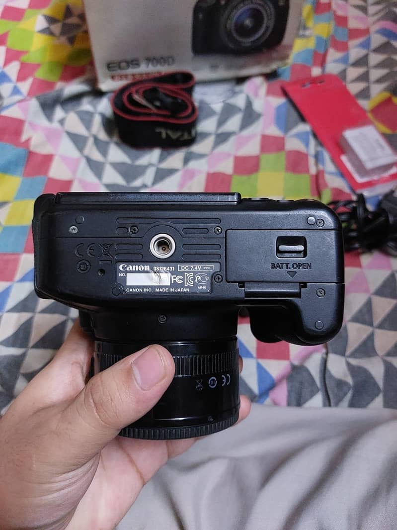 Camera / DSLR / Canon 4