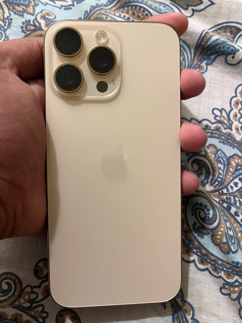 Apple iPhone 16 Pro Max 0