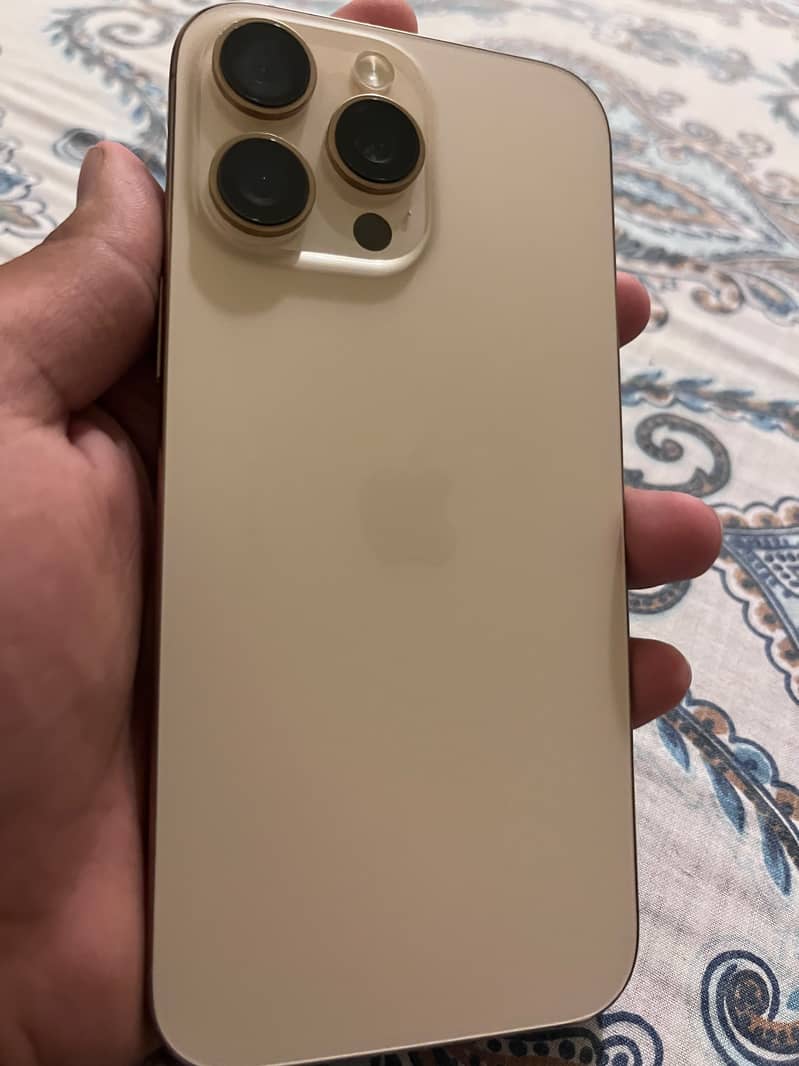 Apple iPhone 16 Pro Max 5