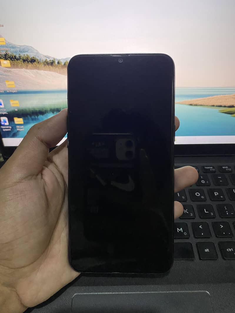 Realme 3 6