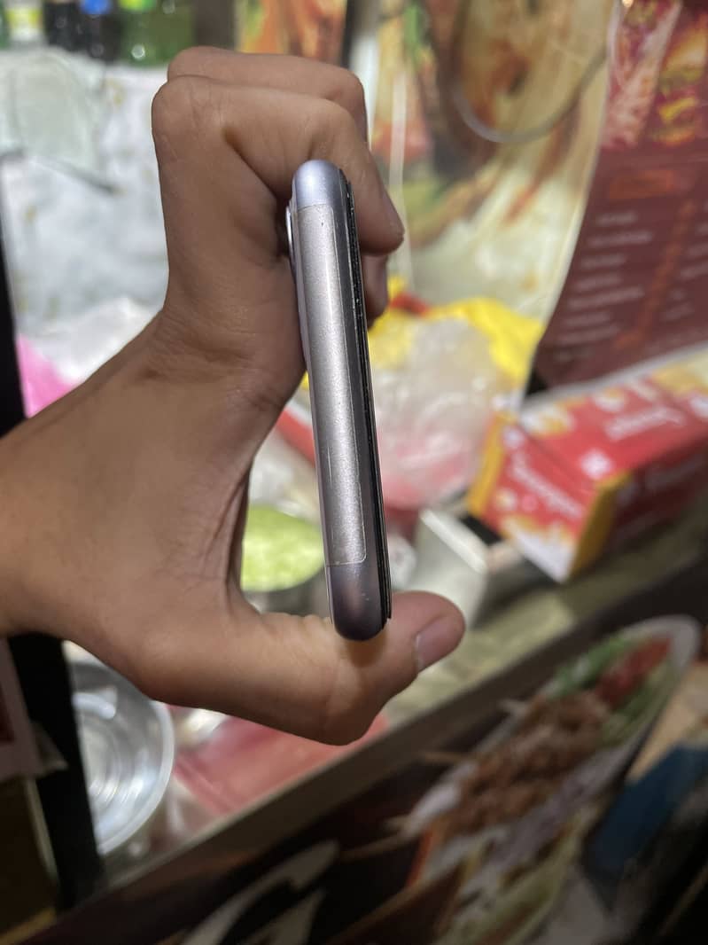Apple iPhone 11 2