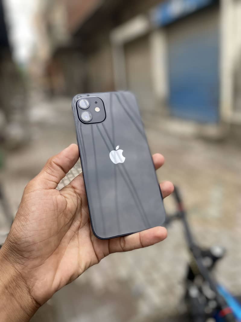 Apple iPhone 12 6