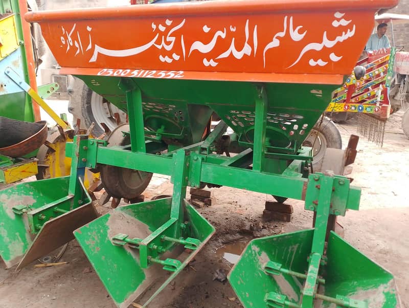 fertilizer drills machine 3