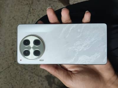 Tecno CAMON 30