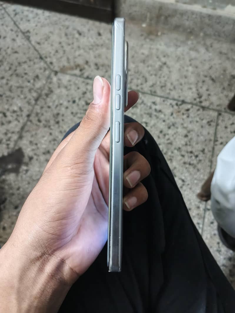 Tecno CAMON 30 1