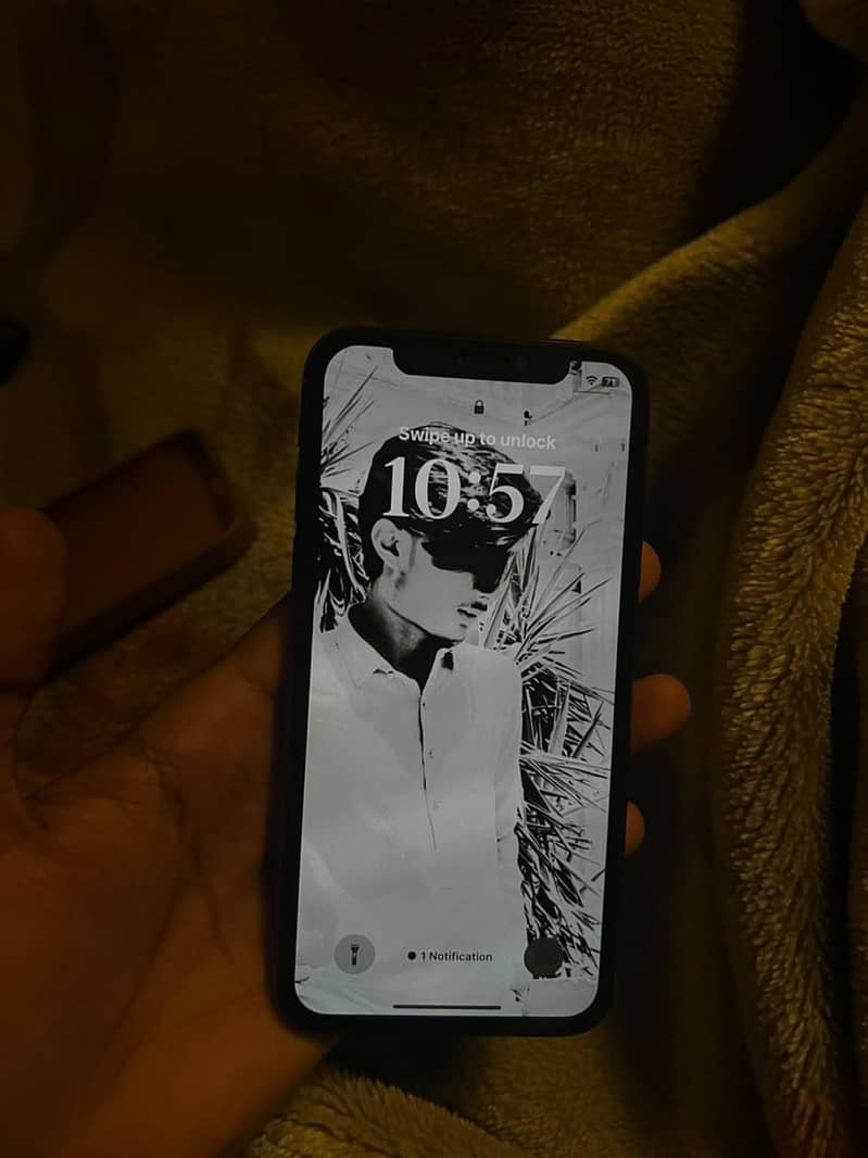 Apple iPhone X 4