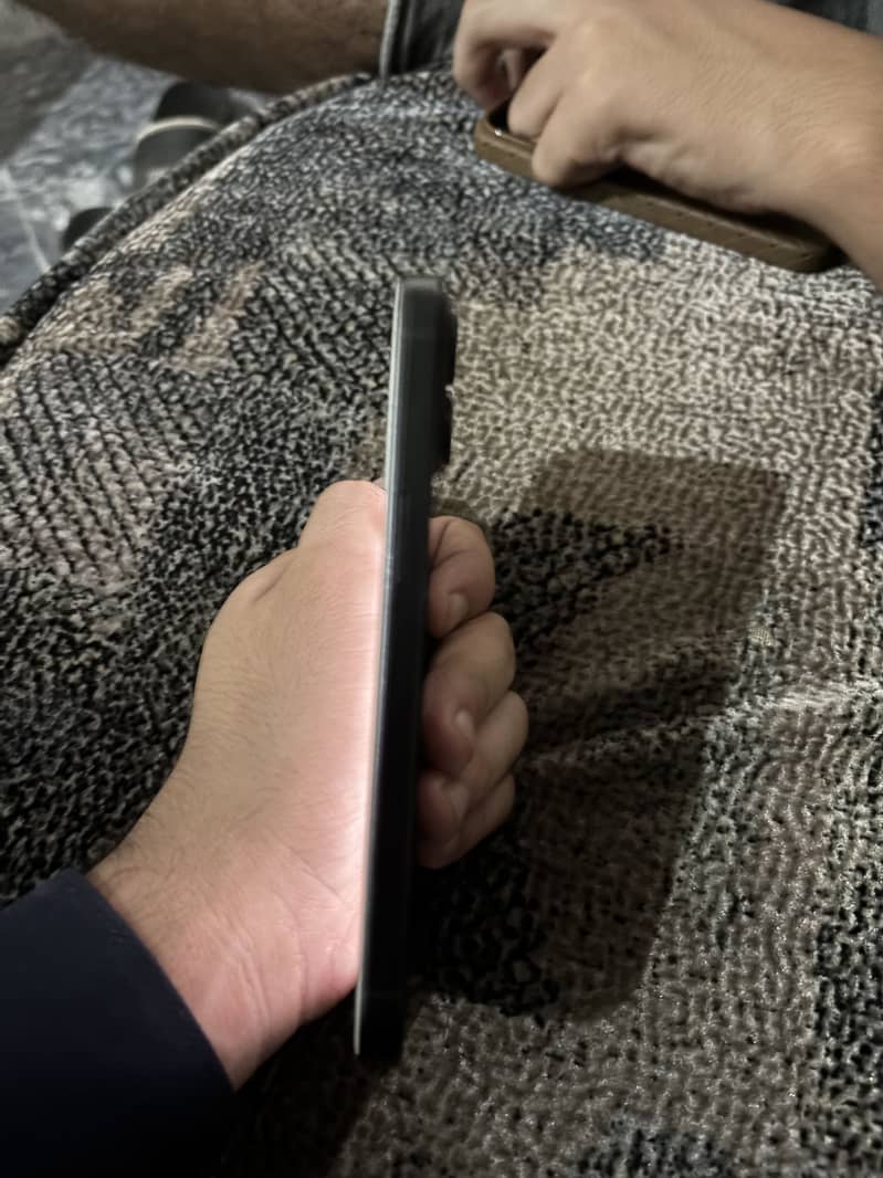 Apple iPhone 15 0