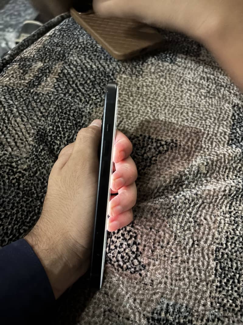 Apple iPhone 15 3
