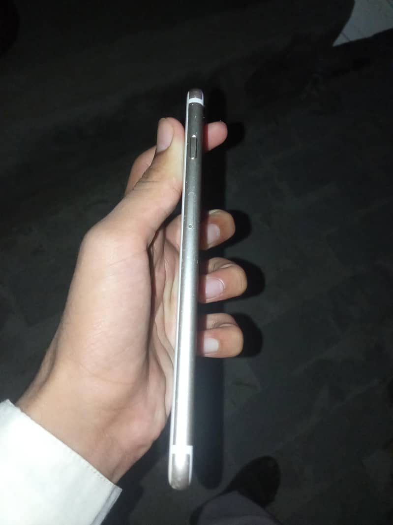 Apple iPhone 6S Plus 2