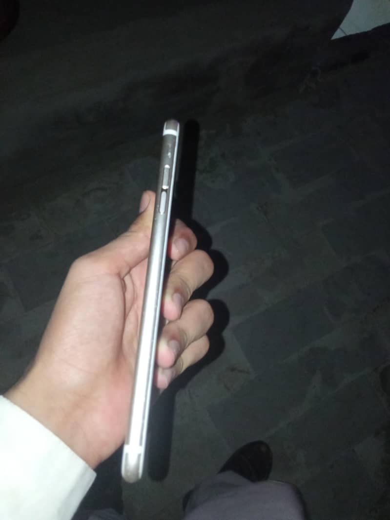 Apple iPhone 6S Plus 3