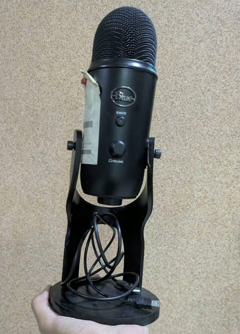 Blue yeti ( Logitech) 3