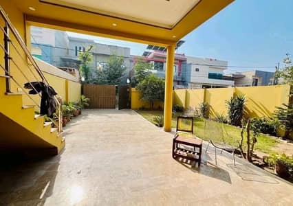 Owner Built 10 Marla House Available In Bahadurpur For sale
